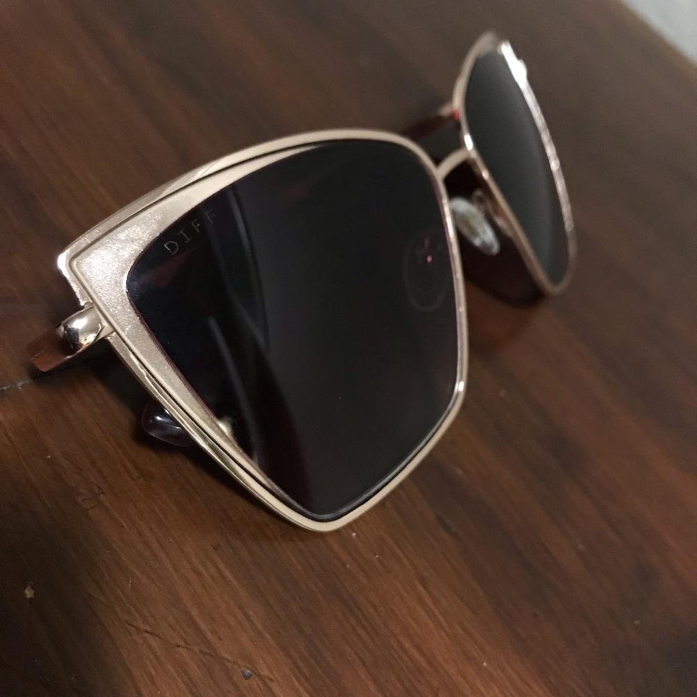 DIFF Becky Sunnies